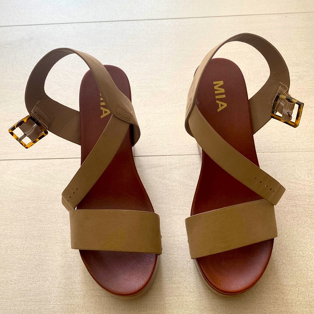 MIA platform sandals